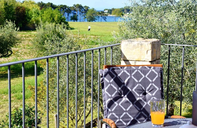 Holiday apartment mit Klimaanlage und Balkon