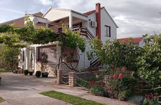 Holiday apartment mit Terrasse und Klimaanlage