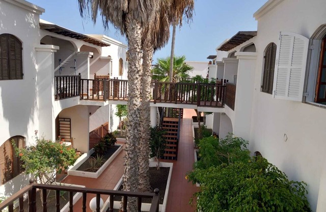 Holiday Apartment 'Playa Honda Holiday Home' with Shared Garden, Balcony and Wi-Fi