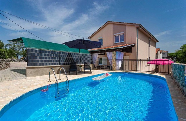 Holiday Apartment Sanela With Private Swimming pool, Garden & BBQ