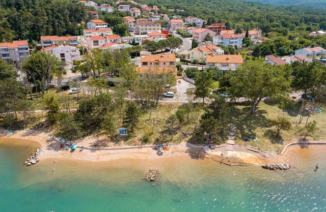 Holiday apartment upstairs with three air conditioning units