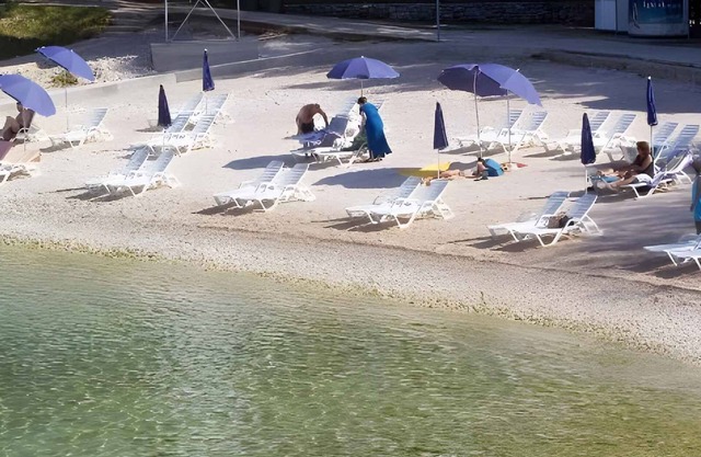 Holiday apartment with terrace and sea view