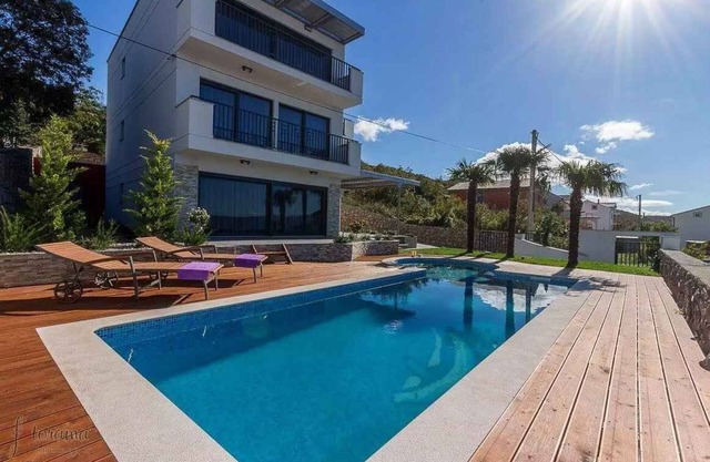 Holiday apartment with pool