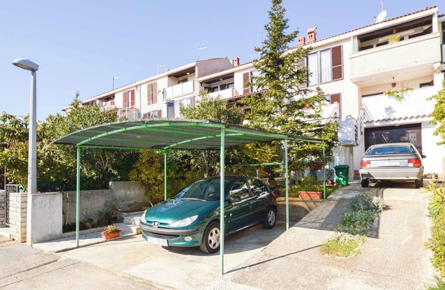 Holiday apartment with air conditioning in a quiet location