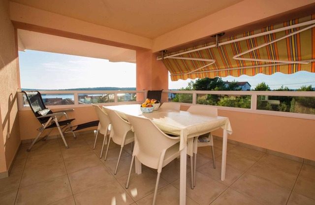 Holiday apartment with balcony, sea view and close to the beach