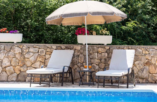 Holiday apartment with Pool