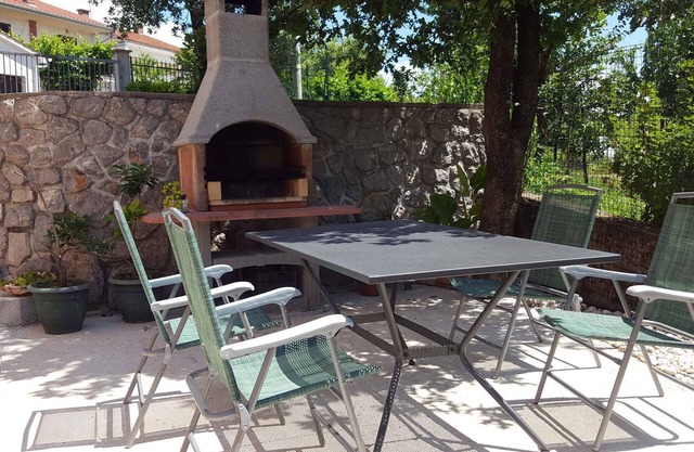 Holiday apartment with 50 sqm terrace and sea view