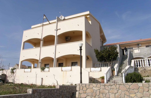 Holiday apartment with air conditioning and sea view