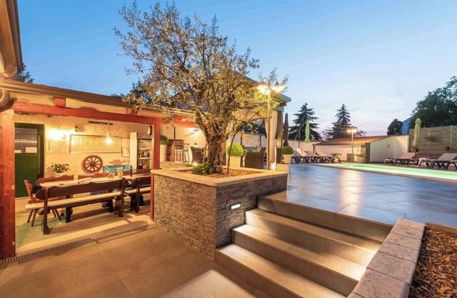 Holiday apartment with large garden and pool