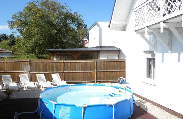 Holiday apartment with pool and table tennis