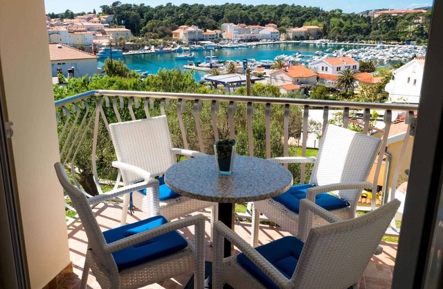 Holiday apartment with sea view