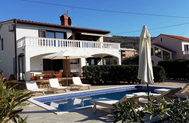 Holiday apartment with use of pool and terrace