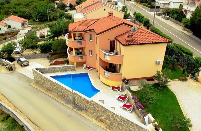 Holiday apartment with use of pool