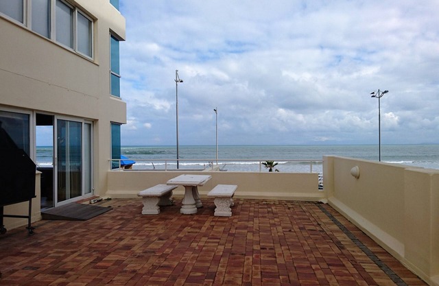 Holiday flat on Melkbaai Beach, Strand - perfect for shopping and/or relaxing
