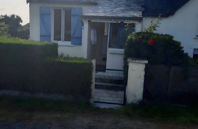 Holiday Home 'Halte Au Bord De L’Aulne' with Private Garden