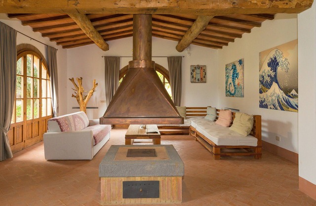 Holiday Home 'Villa Lorenzo' with Private Terrace, Wi-Fi and Air Conditioning