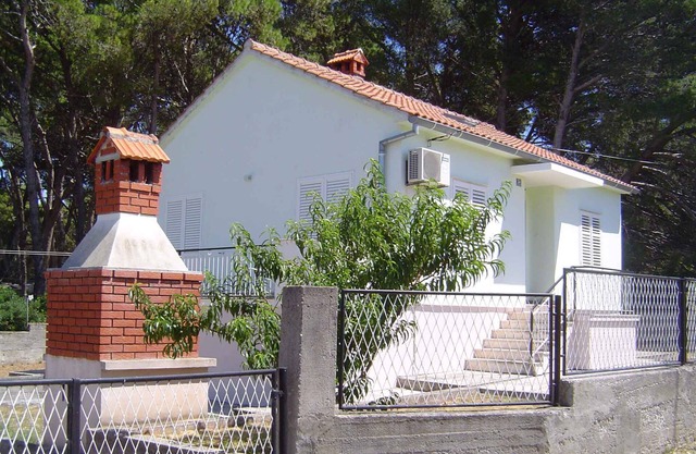 Holiday home 50 m to the beach