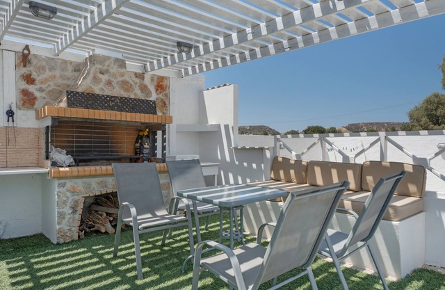 Holiday Home 'Annasofos' with Sea View, Wi-Fi and Air Conditioning