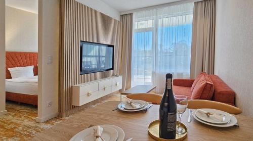 HOLIDAY HOME Bel Mare F533 z sypialnią i balkonem