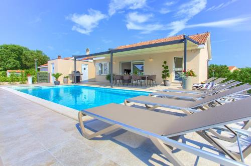 Holiday Home Elegant