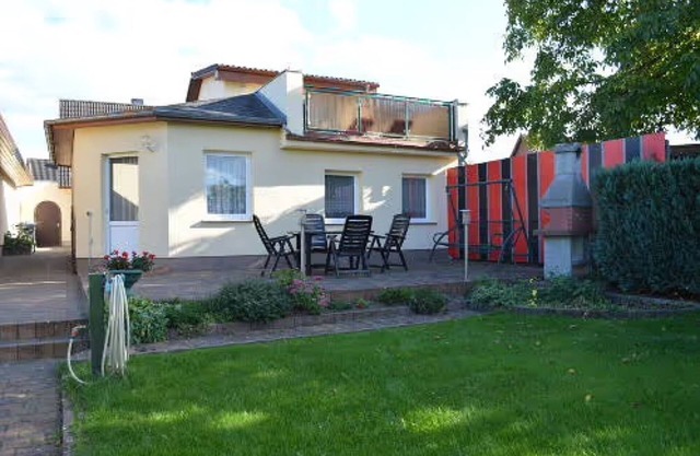 Holiday Home 'Ferienhaus Müritz - Brockmann' with Private Terrace, Shared Garden and Wi-Fi