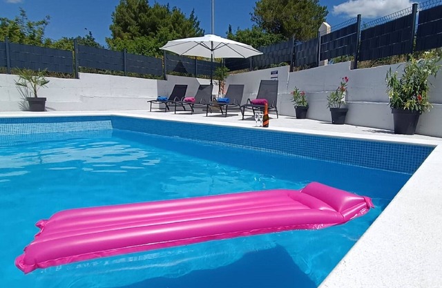 Holiday Home Gabi - Three Bedroom Holiday Home with Terrace and Swimming pool