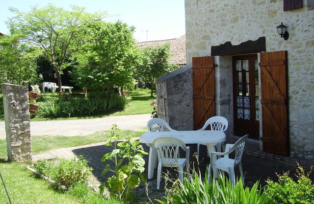 Holiday Home 'Gite Plavengudo' with Private Terrace, Private Garden and Wi-Fi