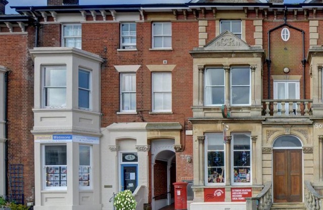 Holiday Home High Street 4 by Interhome