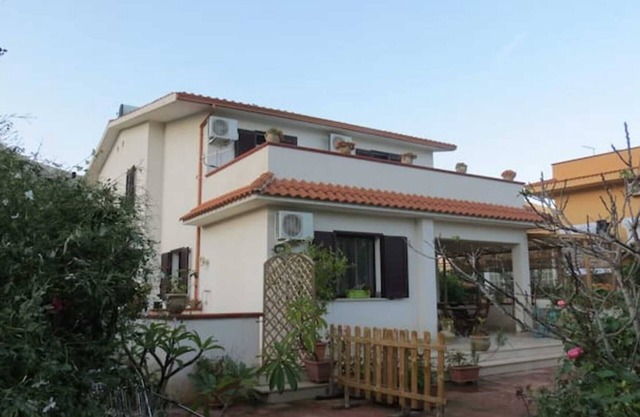 Holiday Home 'Il Roseto Di Betty' with Mountain View, Wi-Fi and Air Conditioning