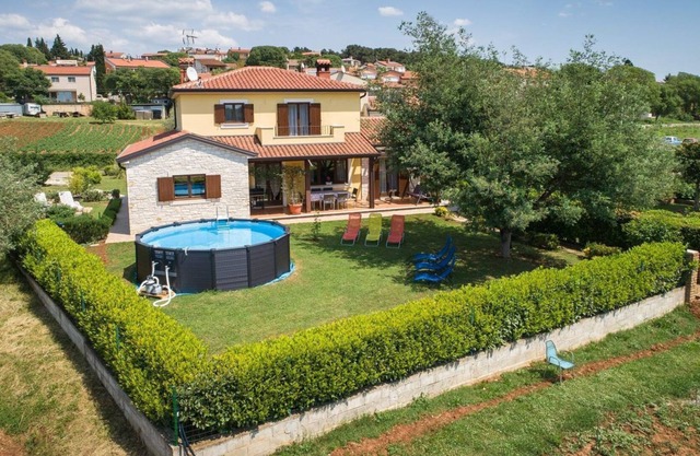 Holiday home in a quiet village only 5 minutes from Zelena Laguna