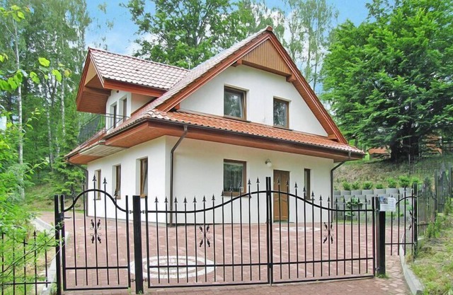 Holiday Home in Kretowiny near Lake