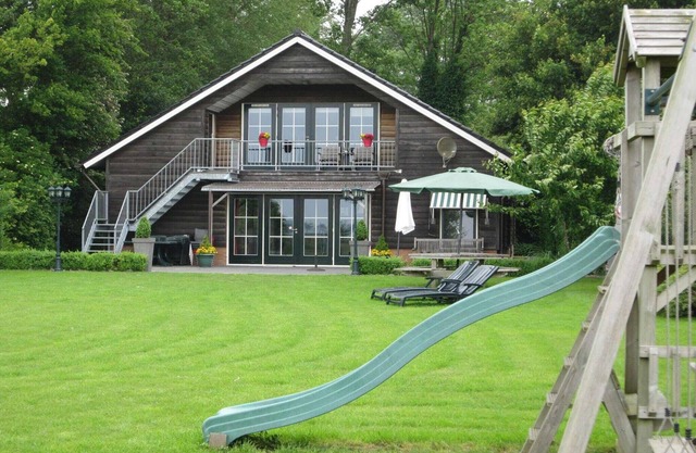 Holiday Home in Noordbeemster with Bubble Bath