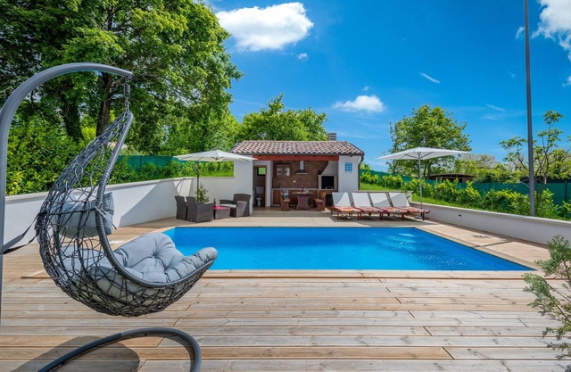 Holiday Home in Pazin with Private Pool