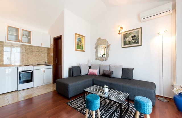 Holiday Home in Podstrana near Beach