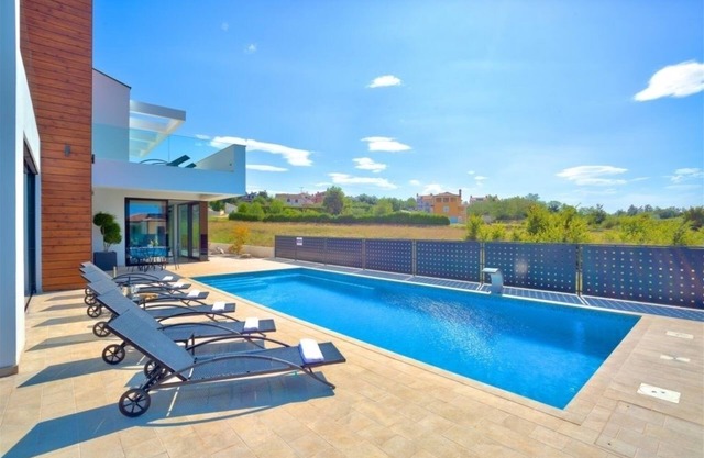 Holiday Home in Višnjan with Seaview, Terrace, Air condition, WIFI (4840-1)