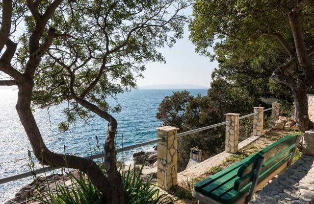 Holiday Home Jasminka - Three Bedroom Holiday Home with Terrace and Sea View