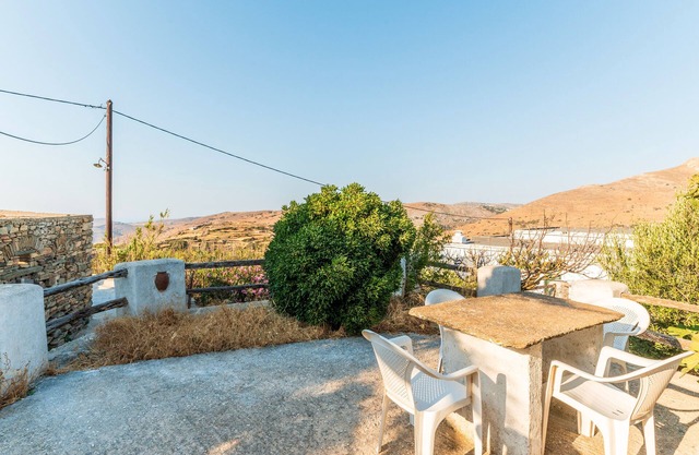 Holiday Home 'Kykladen White House' with Mountain View and Shared Terrace