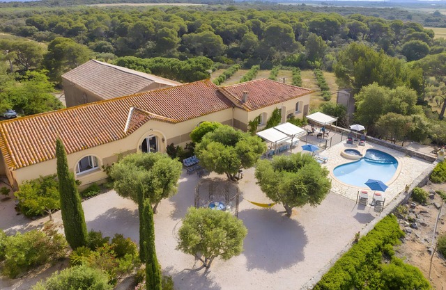 Holiday Home 'Les Flamants' with Sea View, Wi-Fi and Air Conditioning