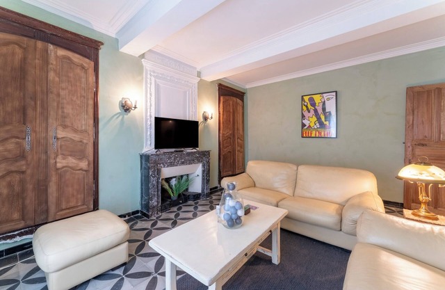 Holiday Home 'Maison Gisèle À Manduel' with Private Terrace, Private Garden and Wi-Fi