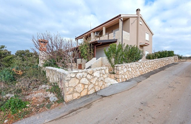 Holiday Home Mandre near Stunning Beaches