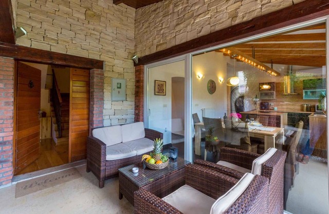 Holiday home mit Pool und Klimaanlage