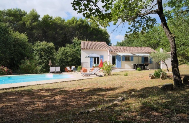 Holiday Home, nature and swimming pool in Provence !