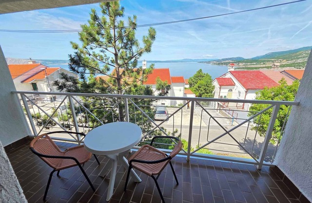 Holiday home on 2 floors with balcony