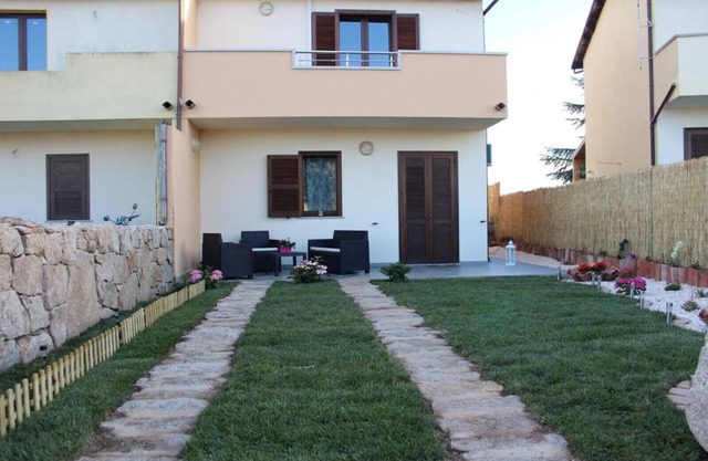 Holiday Home 'Pasigà- Jacuzi Privata Vicino Olbia' with Mountain View, Wi-Fi and Air Conditioning