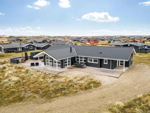 Holiday Home Tola - 450m from the sea by Interhome