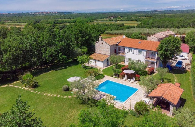 Holiday Home Tommy by Interhome