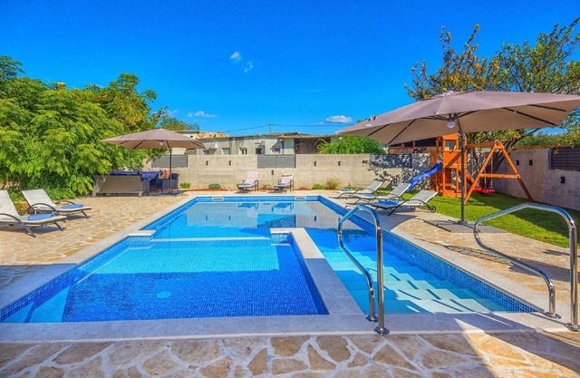 Holiday home Tower with private pool, sauna and quads