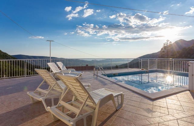 Holiday Home Urlović