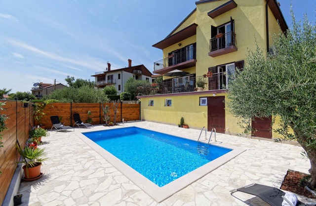 Holiday Home Vlady - Holiday Home with Pool