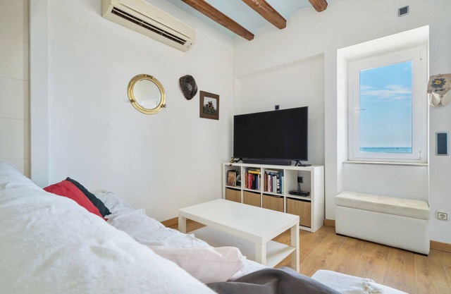 Holiday Home "Voramar" with Sea View & Wi-Fi